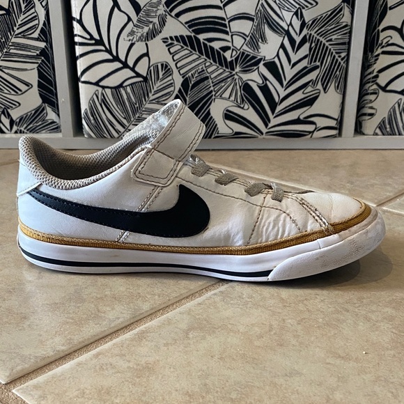 Nike Court Legacy White and Black Sneakers Youth Size 1 - Picture 8 of 15